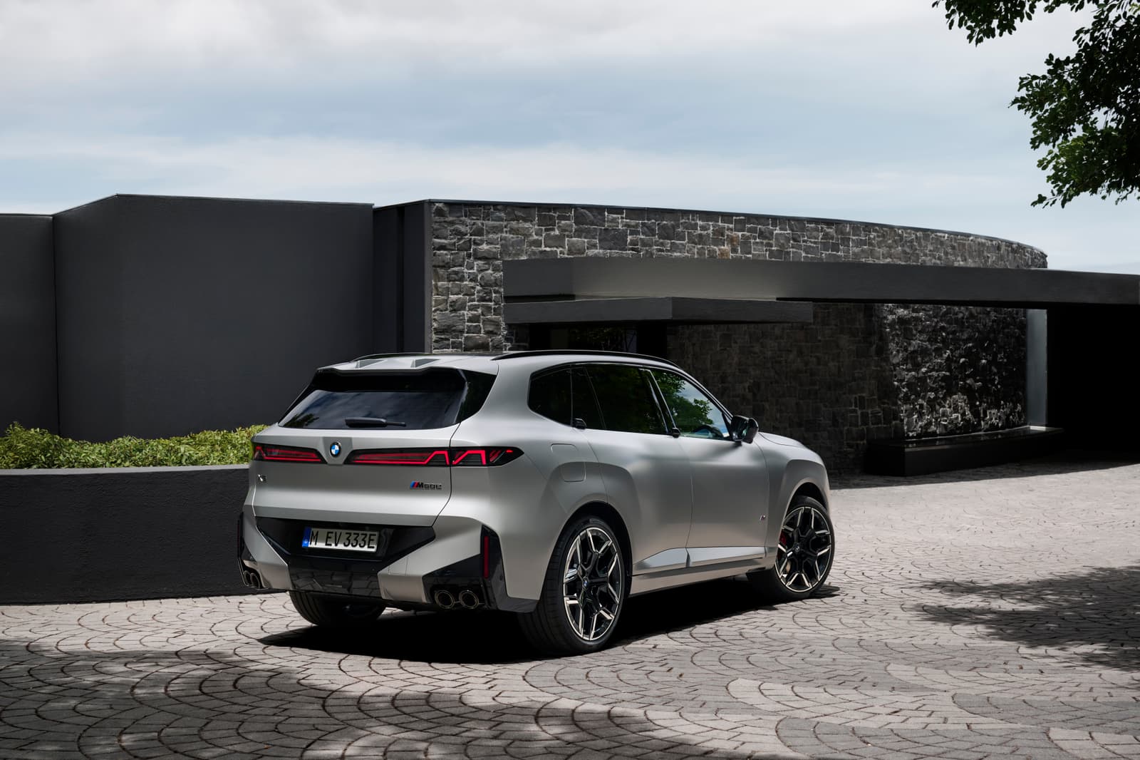 BMW X5 M Sport rear 3/4 static