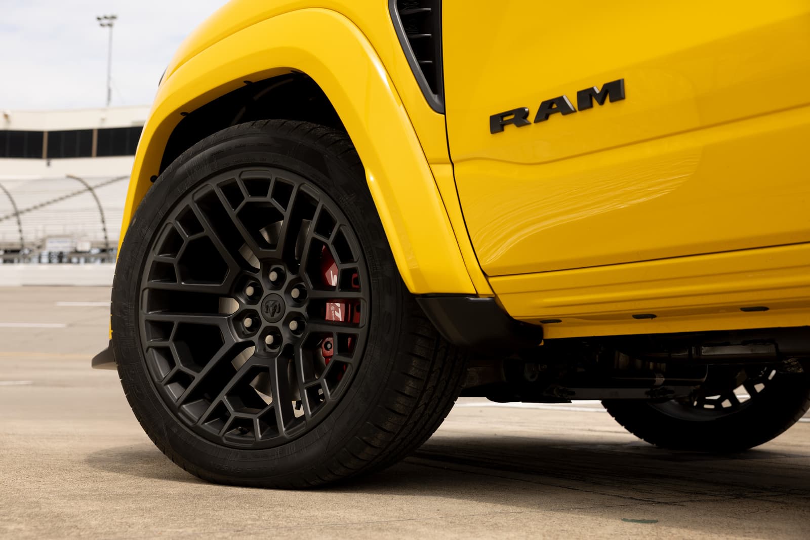 RAM 1500 SRT Rumble Bee wheels