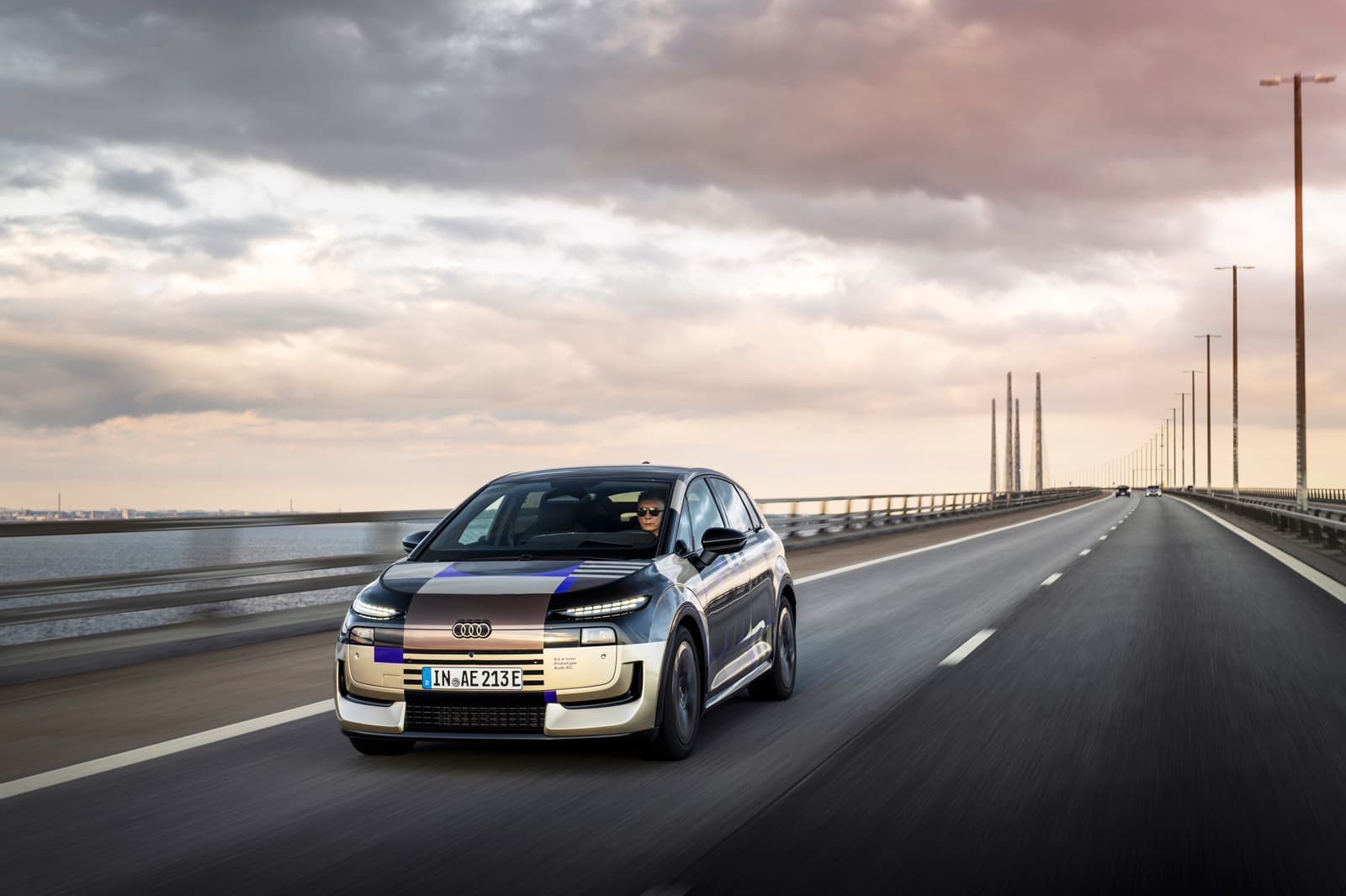 Audi A2 e-tron front 3/4 drive 1