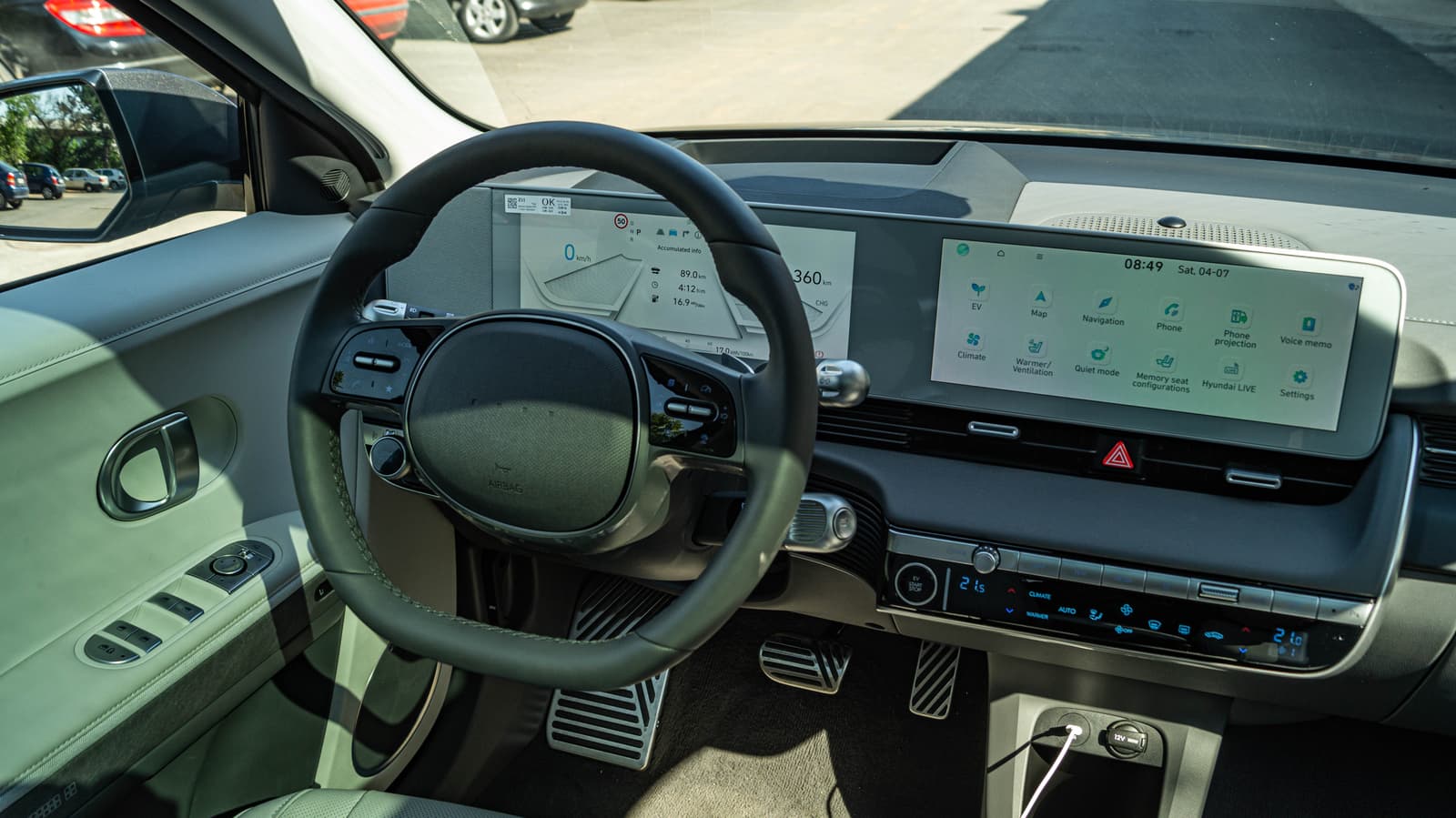 Hyundai Ioniq 27